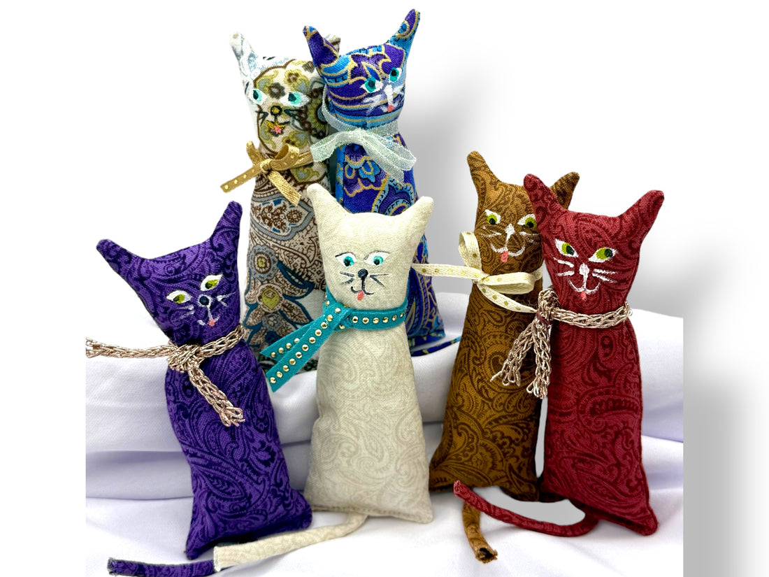 Handmade Cat Magnet Set – Plush Arti-Cats with Collector Cards – Fridge Magnets Gift for Cat Lovers – Greek Mythology Artemis Decor